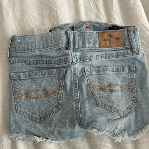 Abercrombie Kids Shorts 7/8 - Picture 2 of 3